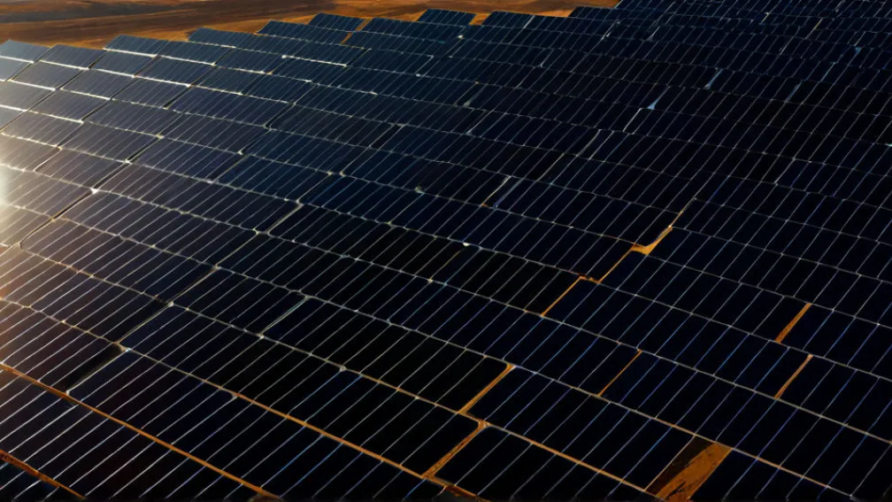 Revoluția Panourilor Solare: De la Deșerturile Atacama la Platoul Tibetan, Lumea se Îndreaptă spre Energie Verde