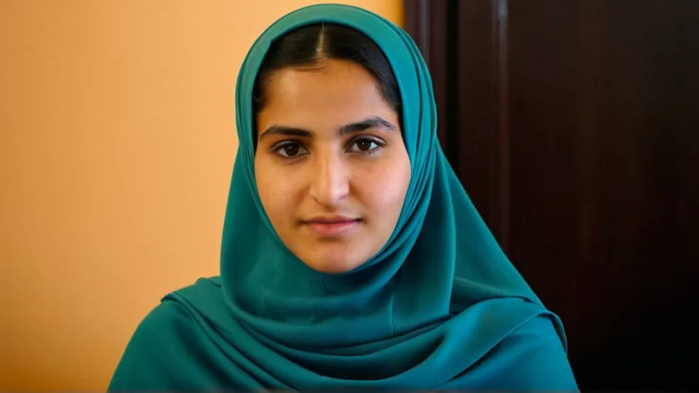 Vis împlinit: Tânăra afgană Fátima Amiri începe studiile universitare în Spania după interdicția talibanilor