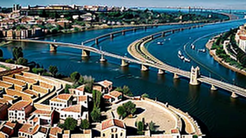 Toledo Limitează Locuințele Turistice, Dar le Permite în Toate Cartierele și în Clădiri Întregi