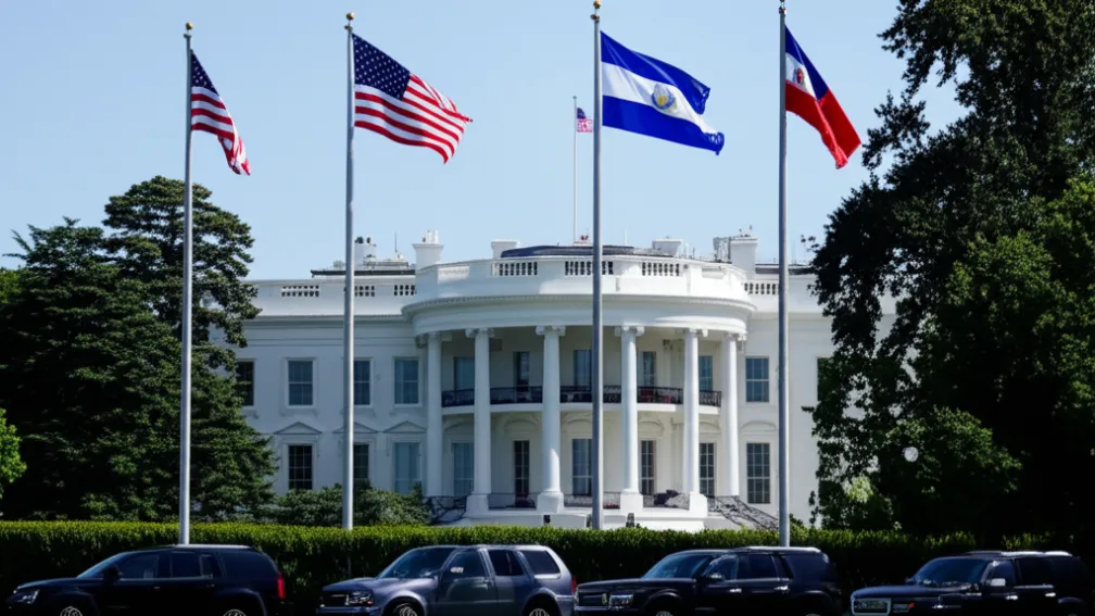 Trump îl primește pe Bukele la Casa Albă în plină polemică privind salvadorianul deportat eronat