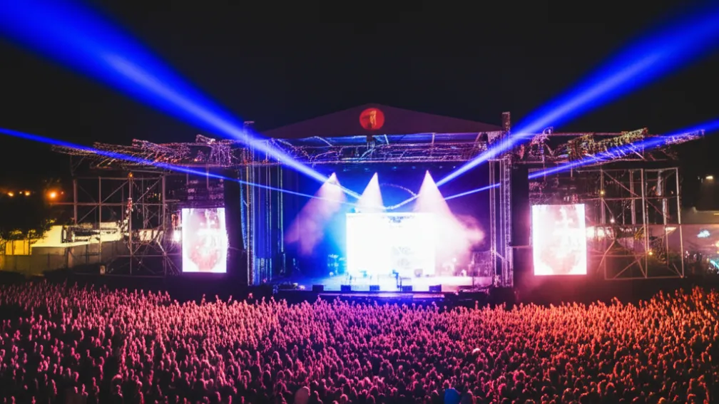 Un verdict permite festivalului Medusa să depășească limita legală de decibeli, fiind considerat o «activitate culturală specifică»