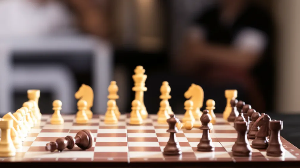 Carlsen câștigă la Paris și se bucură «ca un copil» de șahul ‘freestyle’