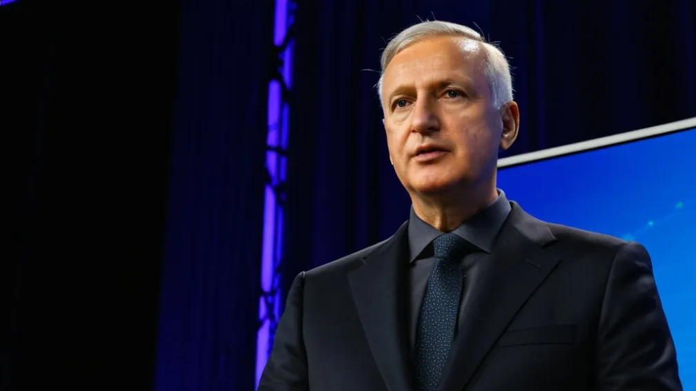 Reglementarea inteligenței artificiale: provocări și oportunități