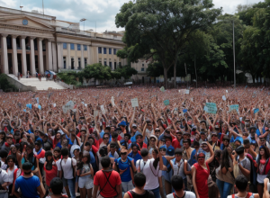 Revoltă în universitățile cubaneze: studenții protestează împotriva creșterii prețurilor la internet