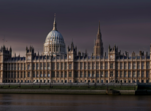 Scandal la Reform UK: Demisia șefului partidului după dezbaterile privind burqa