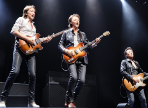 Paul McCartney și Bruce Springsteen, surpriză pe scena din Liverpool
