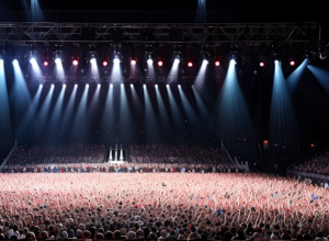 Aitana cucerește 40.000 de fani la concertul de la Barcelona