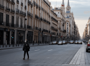 Meteorologii contrazic autoritățile: Calitatea aerului proastă din Madrid nu este din cauza Saharei, ci a fumului de la incendii