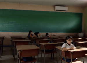 Mână de fier în școlile din El Salvador: Bukele înăsprește controlul în lupta împotriva bandelor