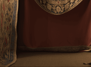 Controversa transferului: Tapiseria medievală de la Bayeux riscă deteriorarea în timpul mutării la Londra