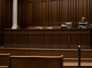 Instanța permite lui Trump să pună capăt protecțiilor legale pentru sute de mii de migranți