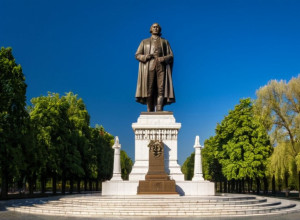Monumentul Mihai Eminescu din București