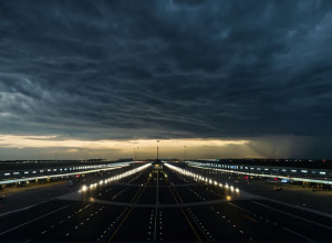 Creșterea Misterioasă a Dronelor Neidentificate deasupra Europei Generează Alerte de Securitate