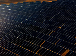 Revoluția Panourilor Solare: De la Deșerturile Atacama la Platoul Tibetan, Lumea se Îndreaptă spre Energie Verde