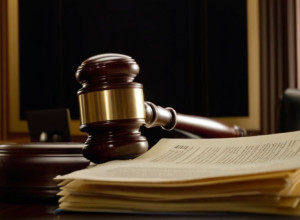 Judecătoarea din "cazul măștilor" din Almería cere recuzarea din cauza legăturilor personale cu un suspect