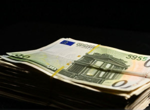 Scandal de Corupție în Almería: Bani Cash și Documente Incriminatoare Găsite la Fostul Președinte al Deputației