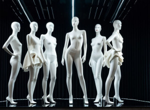 David Delfín, un designer unic și irepetabil al modei spaniole, celebrat într-un documentar