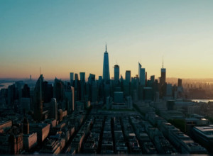 Eileen Higgins face istorie, devenind prima primăriță a orașului Miami și punând capăt dominanței conservatoare