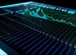 BCE menține dobânzile: Zona euro anticipează creștere economică susținută prin investiții în AI și stimulente fiscale