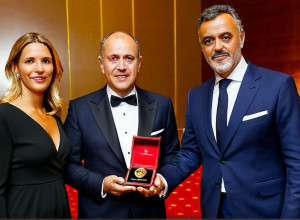 Principele Albert de Monaco o primește pe soția lui Luis Enrique și recunoaște Fundația Xana pentru copii cu boli oncologice