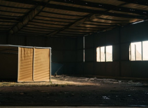 Un judecător autorizează evacuarea celei mai mari așezări de migranți din Catalonia