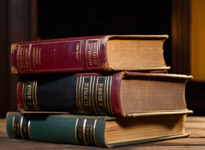 Trei cărți esențiale pentru a înțelege Barcelona: Analiza unui jurnalist înaintea Târgului de Carte de la Guadalajara