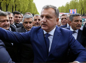 Stânga spaniolă acuză opoziția că încearcă să "spele imaginea dreptei puciiste"