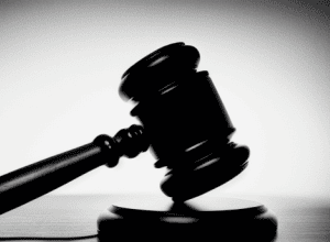 Cum să Explici o Glumă unui Judecător: Umor, Libertate de Exprimare și Justiție în România