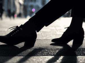 Îngrijitoare Acuzată că a Cheltuit 27.700 de Euro pe Pantofi Sport, Manichiură și Taxiuri, Scapă de Acuzația de Fraudă – Investigație în Madrid