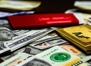 Banalizarea fraudei fiscale și minciunile lui Ayuso despre iubitul său