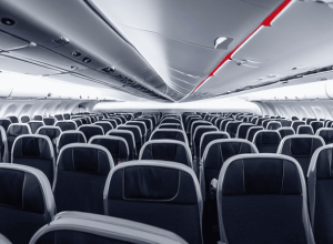 Pasager Ryanair, amendat cu 2000 € pentru fumat