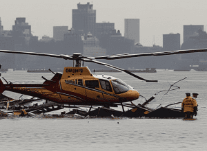 Cel puțin cinci turiști morți în New York după ce elicopterul s-a prăbușit în râul Hudson