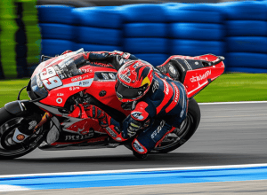 Marc Márquez Domină în MotoGP la Qatar: O Lecție Magistrală de Motorsport