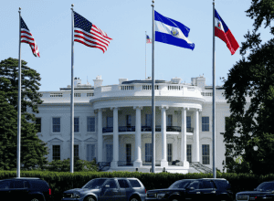 Trump îl primește pe Bukele la Casa Albă în plină polemică privind salvadorianul deportat eronat