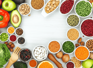 Mituri despre alimentația vegetariană și vegană: Lipsesc proteinele? Soia este sănătoasă? Este o alimentație scumpă?