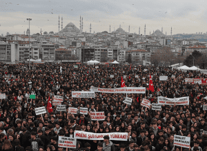 Proteste antigurvernamentale se extind în liceele din Turcia