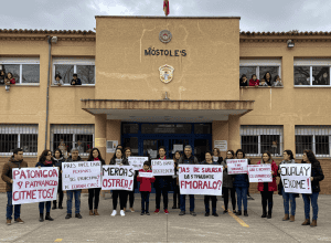 Părinți protestează împotriva «directoarei dictator» într-o școală din Móstoles
