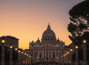 A murit Francisc, Papa venit de la capătul lumii