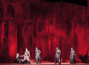 Alertă privind posibile leșinuri: Royal Shakespeare Company pune în scenă un nou «Titus Andronicus» plin de sânge și violență