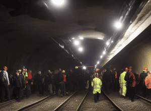Evacuare în tunelurile metroului din Madrid: «Trăim un alt moment istoric»