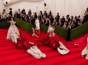 Met Gala: Cele mai răsunătoare scandaluri și controverse de la cel mai important eveniment de modă
