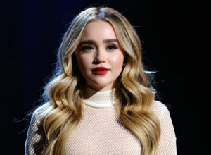 Sabrina Carpenter îl acuză pe Donald Trump că i-a folosit muzica într-un videoclip ICE