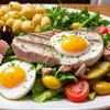 Salata Niçoise autentică: rețeta clasică din Nisa pentru zilele călduroase