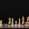 Analiză de șah: Carlsen îl epuizează pe Erigaisi într-o partidă tensionată