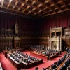 Opoziția acuză PP și Vox de "derivă antidemocratică" în Les Corts, denunțând cenzura și opacitatea