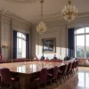 VOX încearcă să „asfixieze” Academia Valenciană de Limba: cere sprijin de la Partidul Popular