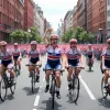 Jucătorii Barcelonei au sărbătorit titlul de campioni cu o plimbare cu bicicleta prin oraș