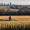 Depopularea rurală: ce pierd locuitorii și ce câștigă orășenii?