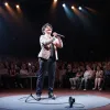 Lucho Miranda: Comediantul cu dizabilități care folosește umorul pentru a schimba percepția