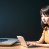Catalonia interzice telefoanele mobile și ceasurile inteligente în școli: O revenire asupra digitalizării